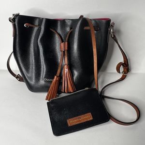 Dooney & Bourke Serena Drawstring Bucket Bag Crossbody With Wristlet Black Pink